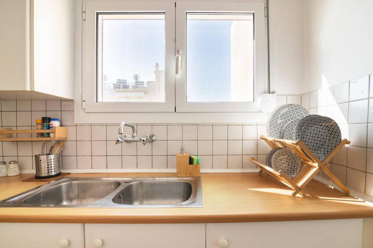 Top Floor Apartment At Petrolona With Big Balcony Athen Eksteriør billede